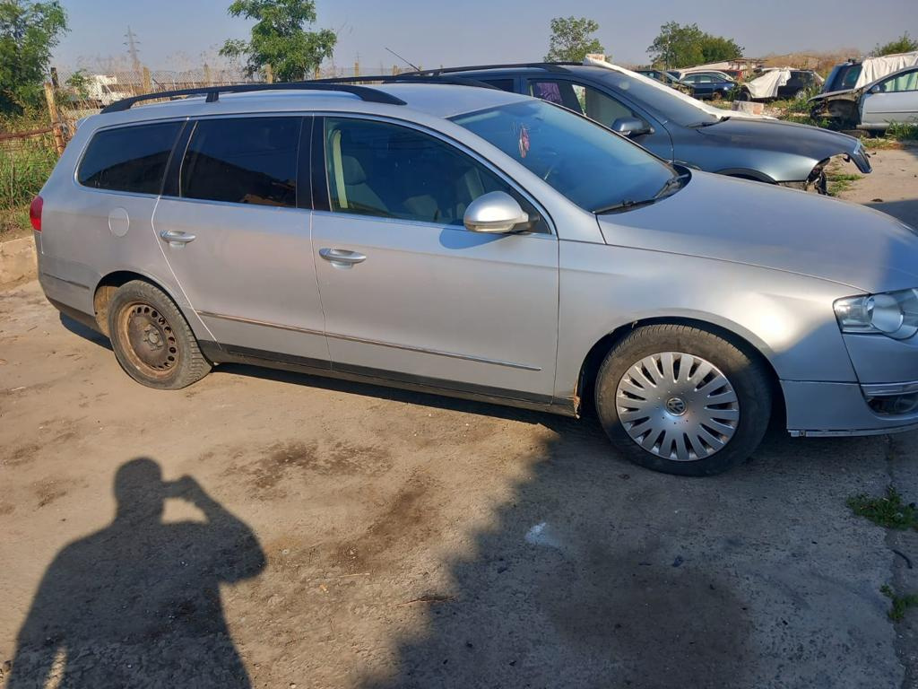 Maner usa stanga fata Volkswagen Passat 