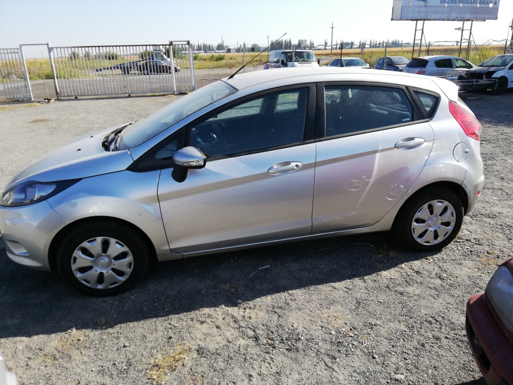 Maner Usa Stanga Spate Ford Fiesta 6 2012