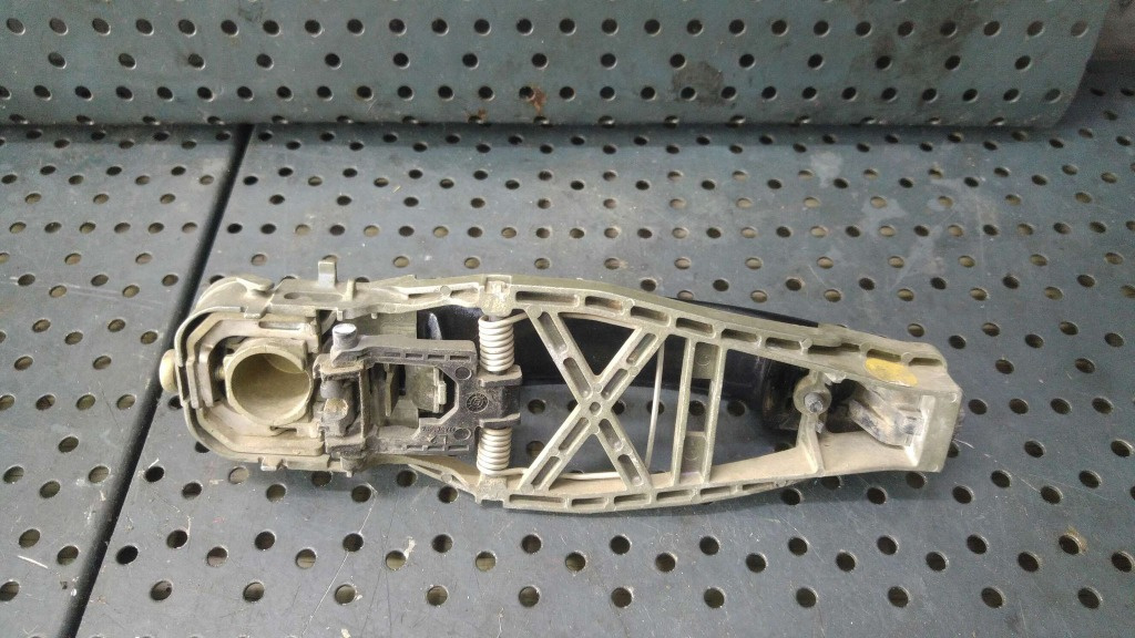 Maner usa stanga spate vw touran 1t