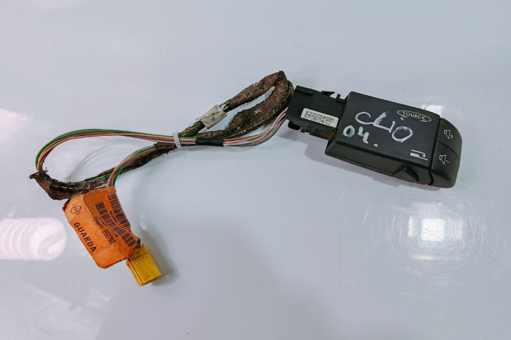 Maneta comenzi / volum 8200058695 Renault Clio 2 [