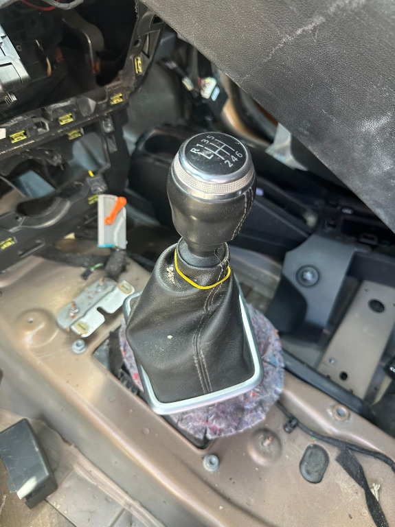 Maneta schimbator Dacia Duster 2018