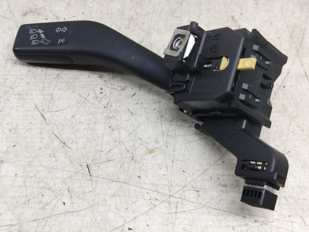 Maneta semnalizare 1k0953513e Volkswagen VW Golf 5