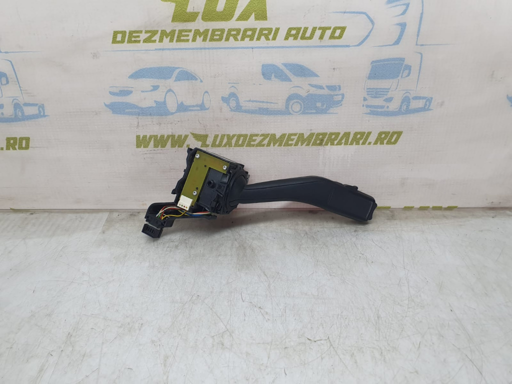 Maneta semnalizare 1k0953513g Volkswagen VW Golf 5