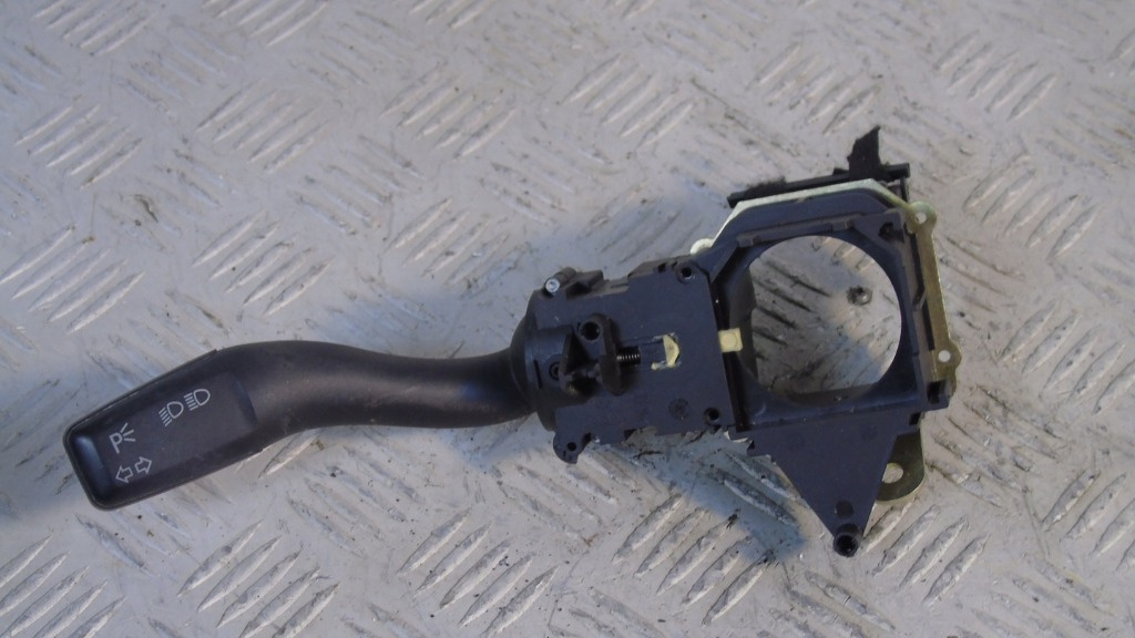 Maneta semnalizare 4E0953513A Audi Q7 an fab. 2006 - 2015