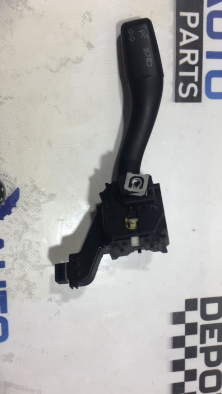 MANETA SEMNALIZARE AUDI A3 2005 COD 8P0 953 513 A / 8P0953513A (id: 468)