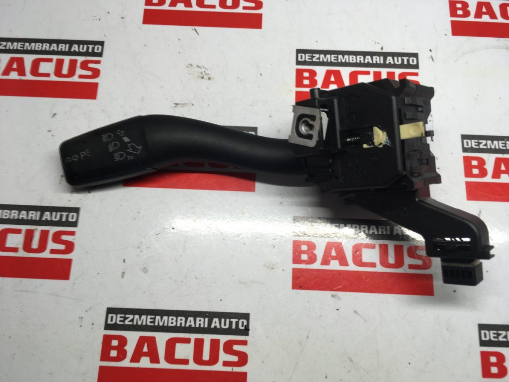 Maneta semnalizare Audi A3 8P cod: 8p0953513e