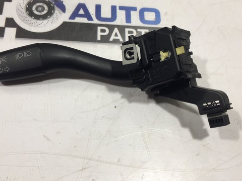 Maneta semnalizare Audi TT 2010 cod 8P0953513A