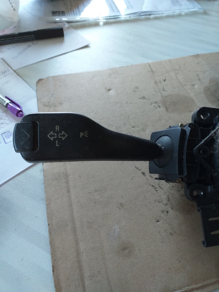 Maneta semnalizare BMW seria 3 E46 cod :8363668K