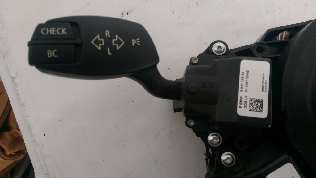 Maneta semnalizare cu BC computer bord BMW Seria 5 E60 E61, 6951349