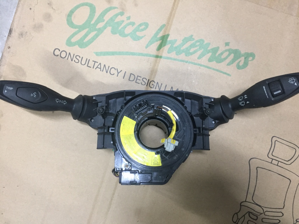 ManeTA SEMNALIZARE ford fiesta 2009 8at-13n064-gd
