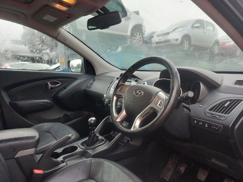 Maneta semnalizare Hyundai ix35 2012 SUV 2.0 DOHC-TCI