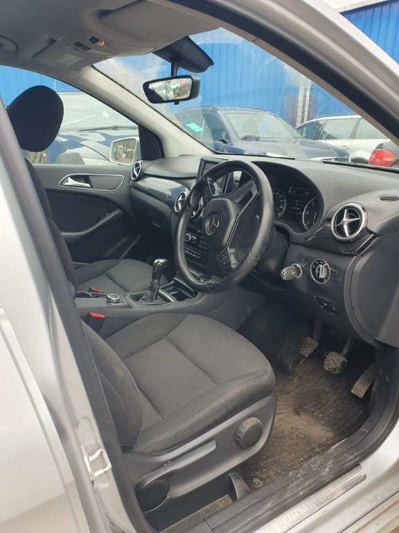 Maneta semnalizare Mercedes B-Class W246