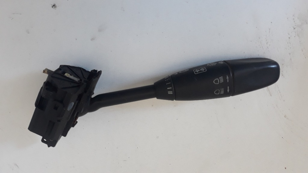 Maneta Semnalizare Mercedes E Class W211 Cod a1715400144
