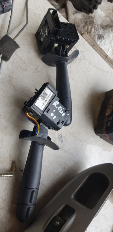 Maneta semnalizare Renault Clio 2001
