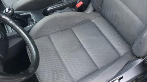 Maneta semnalizare Volkswagen Golf 5 200