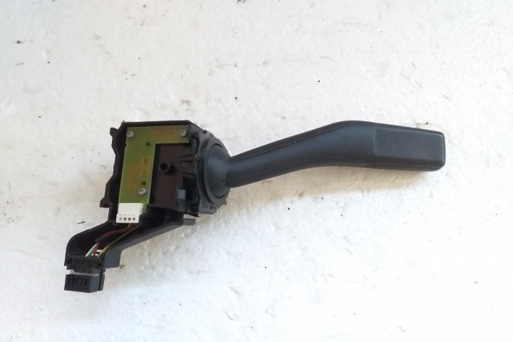 Maneta semnalizare VW Golf 5 / Jetta 3 /