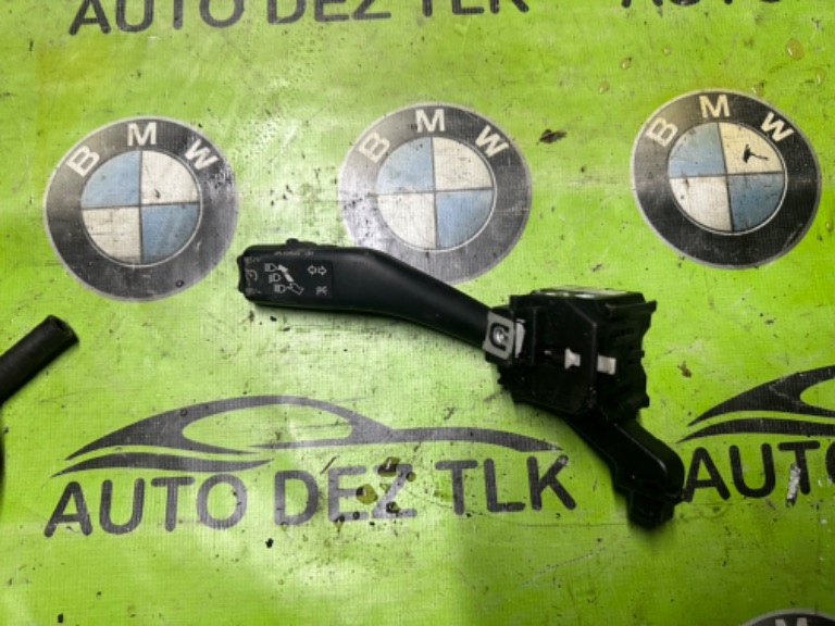 Maneta semnalizare VW Touran 1k0953513g