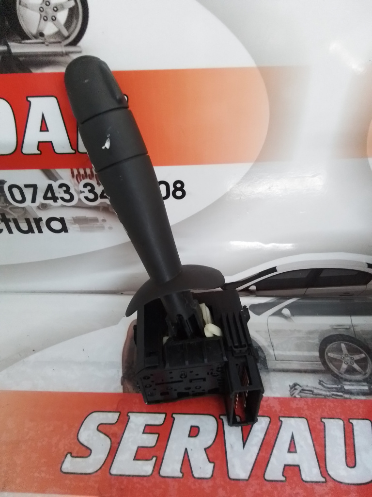 Maneta stergator Renault Espace 4 (2002-2006) 2.2 Motorina 2006, 8200002461