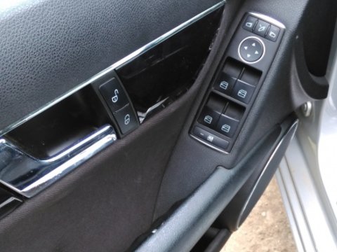 Mecanism butoane ridicare geamuri Mercedes-Benz c200 2010