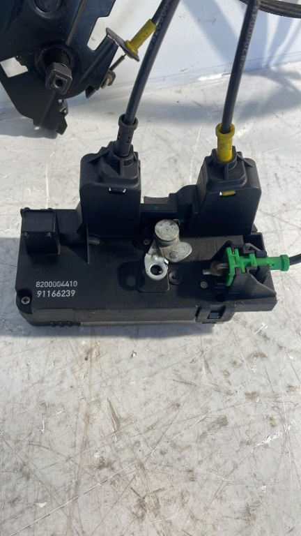 Mecanism inchidere, broasca usa cod 8200004410 sau 91166239 Renault Trafic an fab 2011