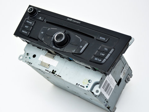 Media Player / Unitate CD / Casetofon CD Player,Functii Navigatie,Radio Audi A4 B8 (8K) 2007 - 2015 Benzina 8T1035186R