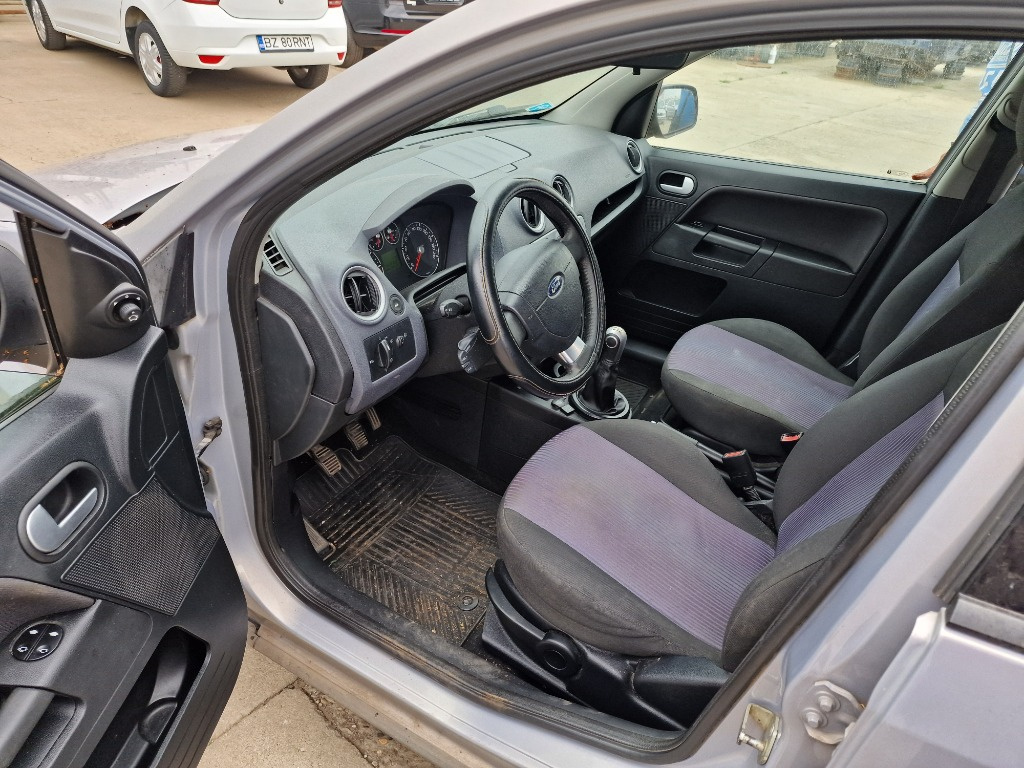 Mocheta interior Ford Fusion 2011 1.4 Benzina FXJC 59KW/80CP 160000KM
