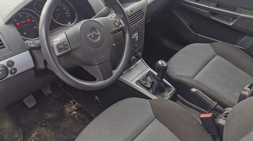 Mocheta interior Opel Astra H hatchback 