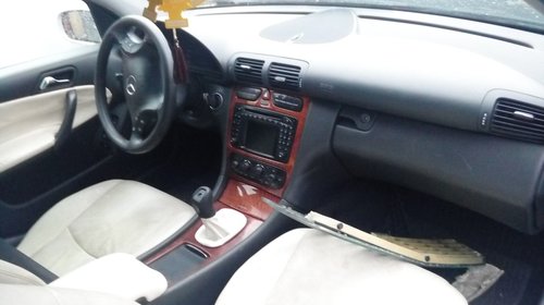 Mocheta podea interior Mercedes C-CLASS 