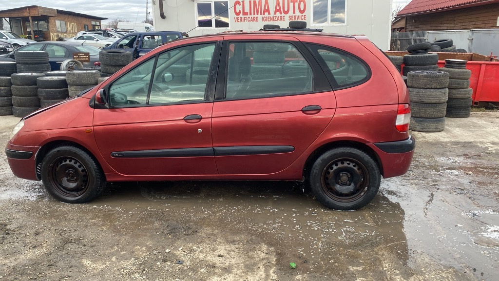 Mocheta podea interior Renault Scenic 20