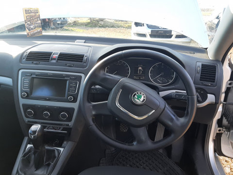 Mocheta podea interior Skoda Octavia 2 [facelift] [2008 - 2013] Combi wagon 5-usi 1.6 TDI MT (105 hp)