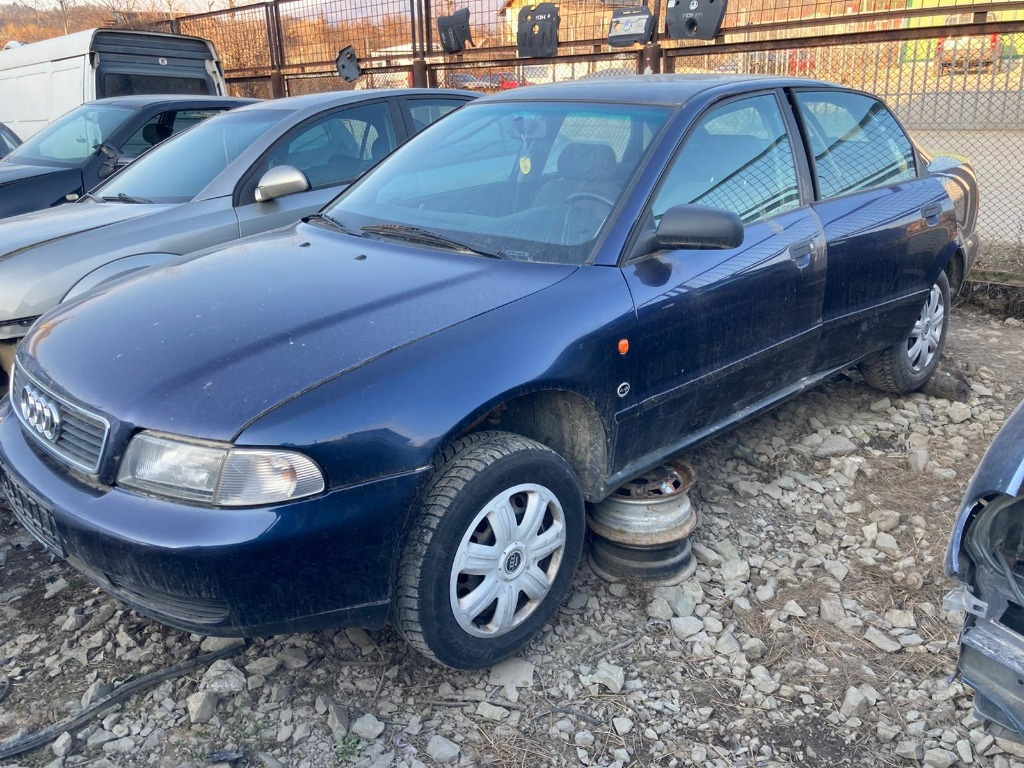 Mocheta portbagaj Audi A4 B5 1999 LIMUZI