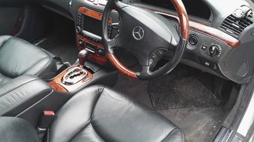 Mocheta portbagaj Mercedes S-CLASS W220 
