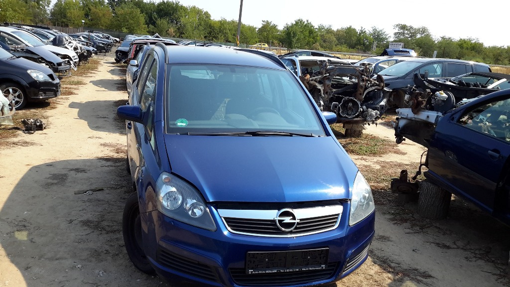 Mocheta portbagaj Opel Zafira B 2006 hatcbach 1.9