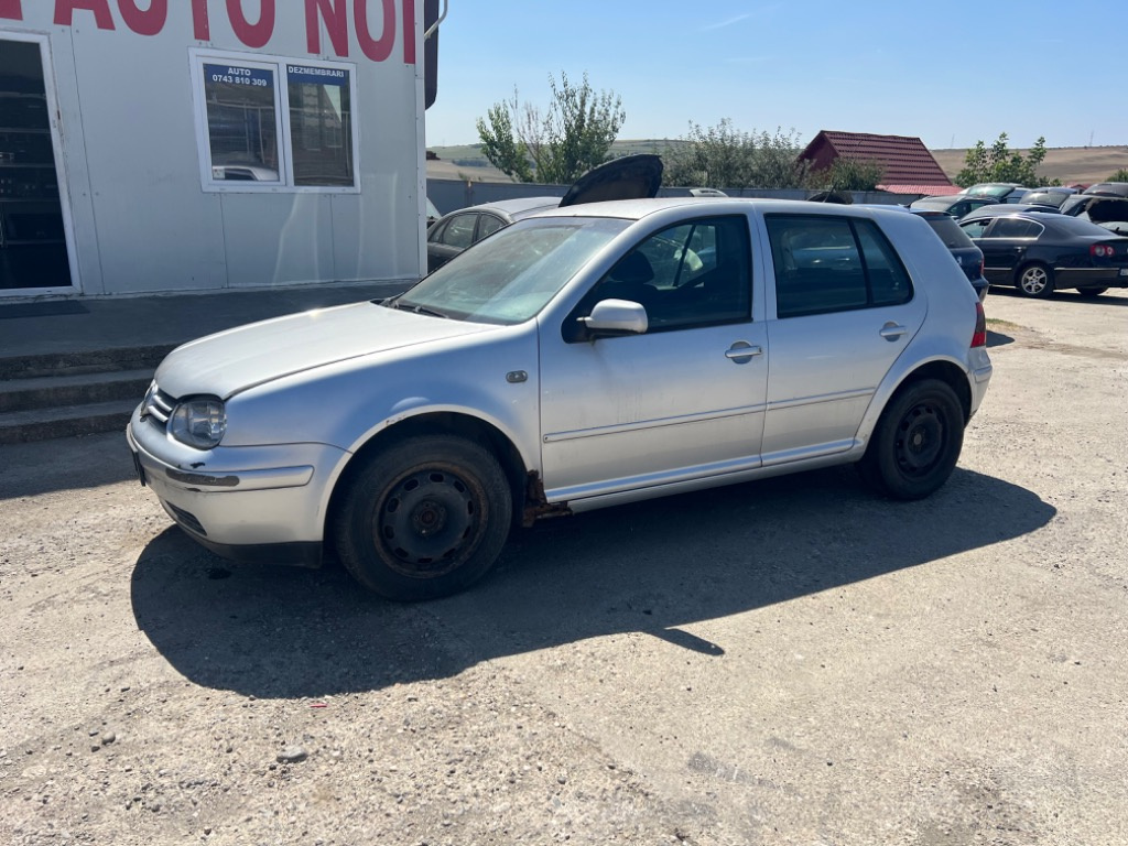 Mocheta portbagaj Volkswagen Golf 4 2003