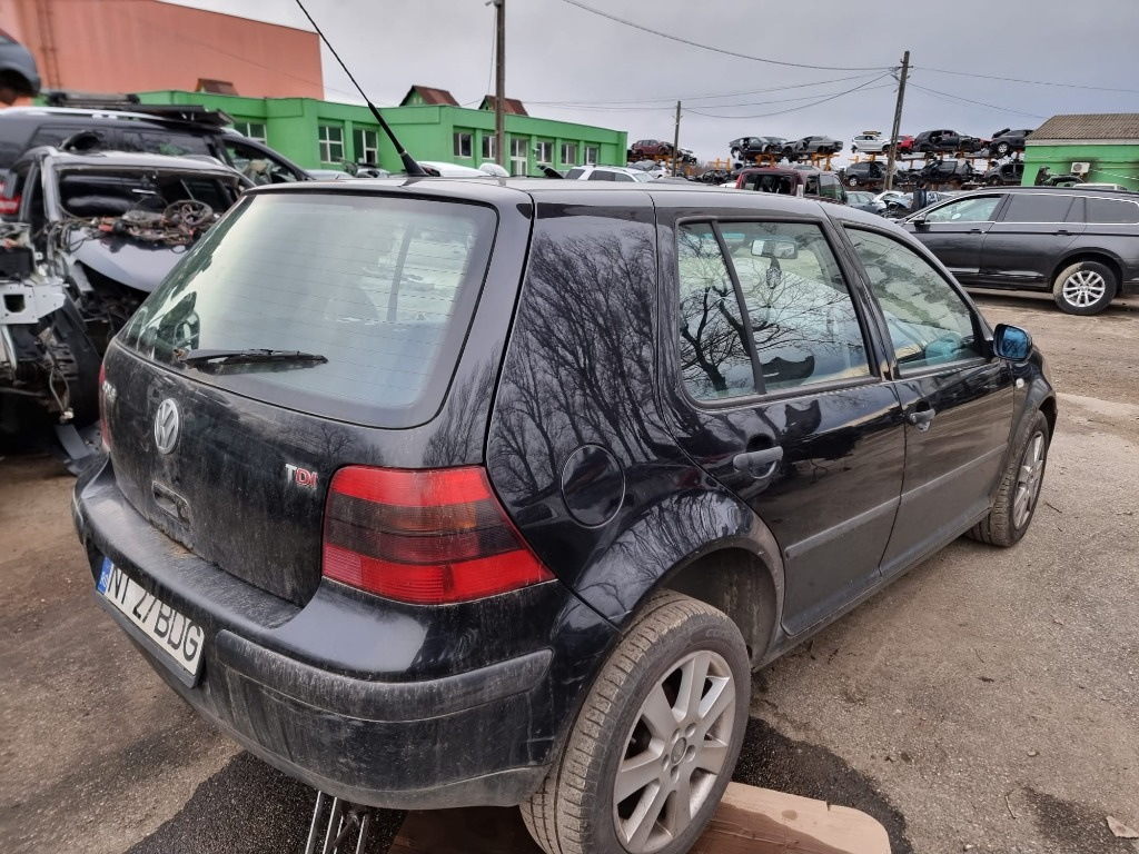 Mocheta portbagaj Volkswagen Golf 4 2003