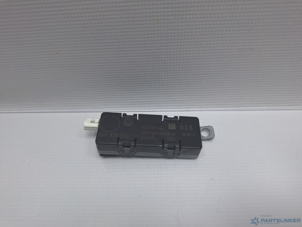 Modul aplificator antena VOLKSWAGEN PASSAT CC (357) [ 2008 - 2012 ] TDI (CBAB, CFFB) 103KW|140HP OEM 3C8035552