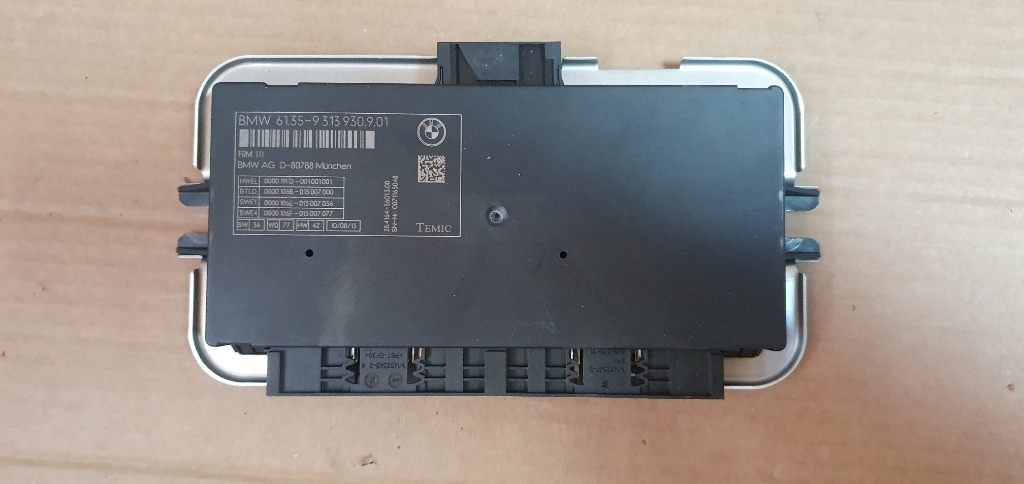 Modul calculator faruri frm 3 xenon pentru BMW cod 9313930