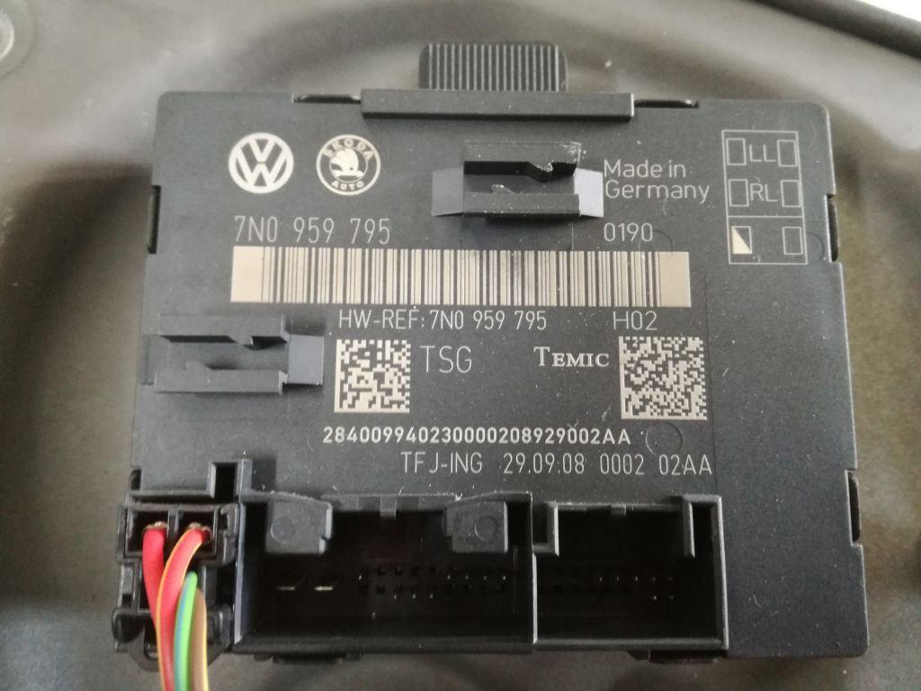 Modul control usa stanga spate Skoda Superb 2 Cod 7N0959795