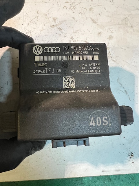 Modul Gateway 1k0 907 530 AA Modul Gateway 1k0 907 530 AA Skoda Octavia 2 [facelift] [2008 - 2013] Liftback 5-usi 1.9 TDI MT (105 hp) Skoda Octavia 2 facelift 1.9 tdi 105cp,cod motor BXE,cutie manuala in 5 trepte cod JCR,culoare alba
