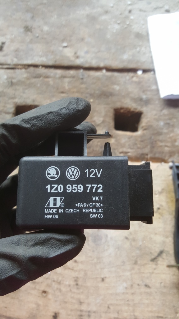 Modul incalzire scaune skoda octavia 2,2008,cod piesa 1Z0959772