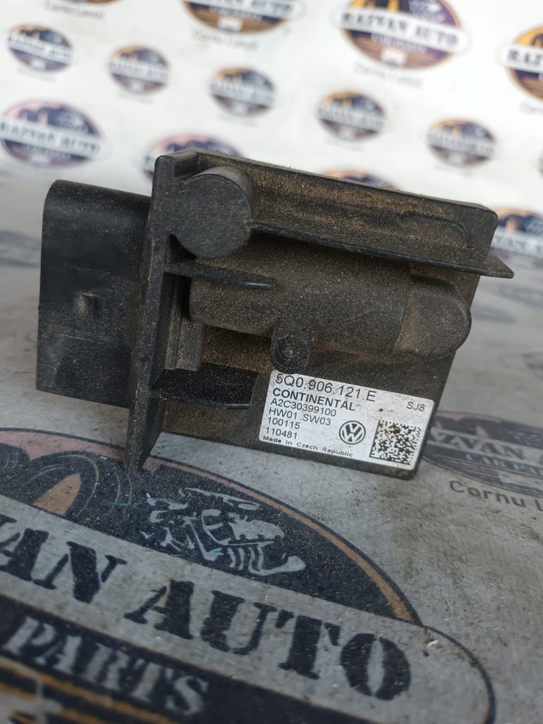 Modul pompa combustibil Volkswagen Golf 7, 5Q0906121E