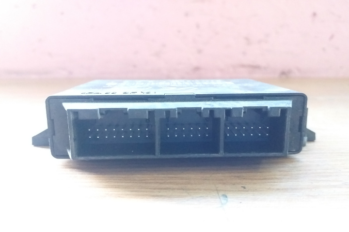 Modul senzori parcare 4E0910283A 4E09102