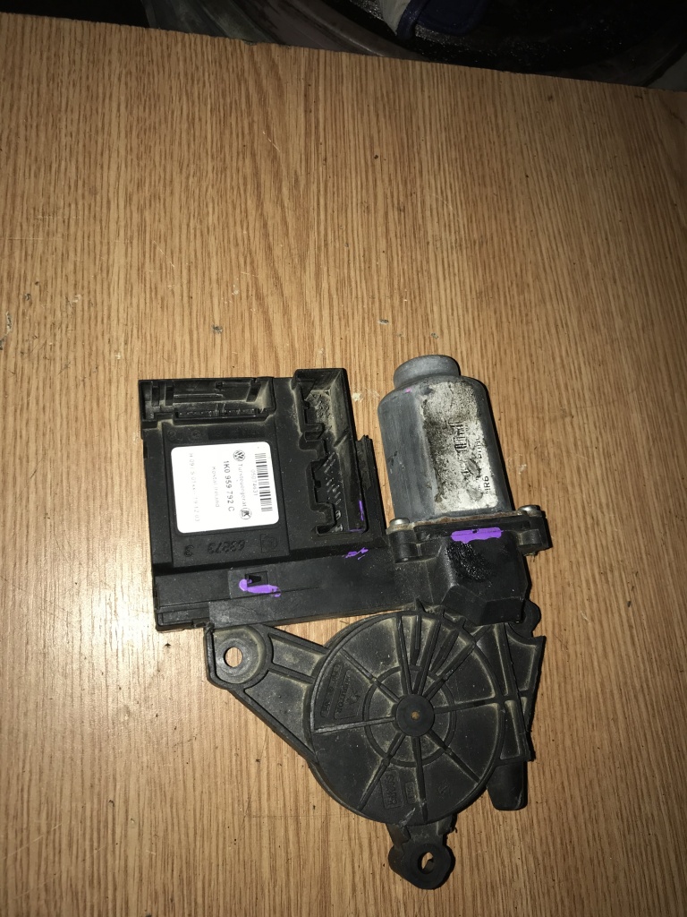 Modul usa dreapta 1ak0959792C VW Golf 5