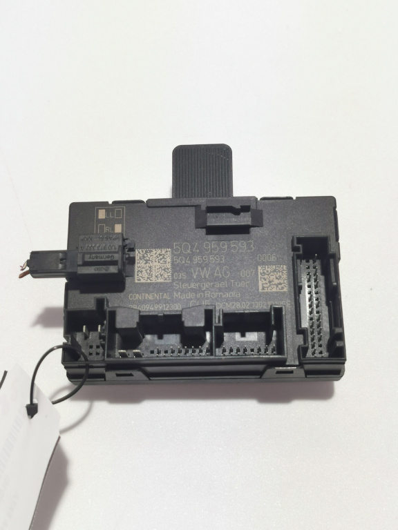 Modul usa stanga fata Skoda Octavia 3 an 2016 cod piesa 5q4959593
