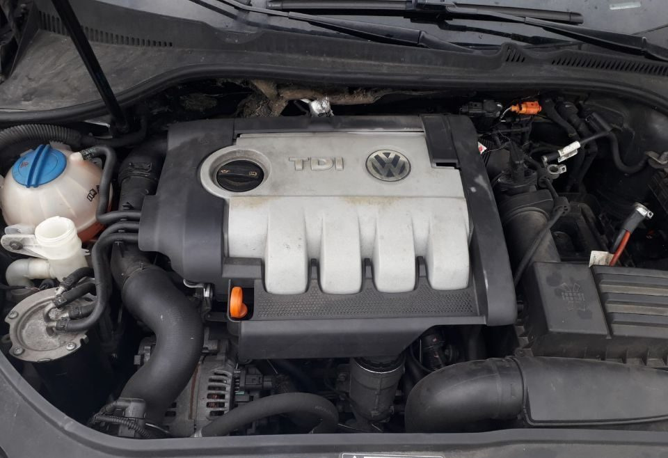 Motor 1.9 tdi BLS Volkswagen Golf 5