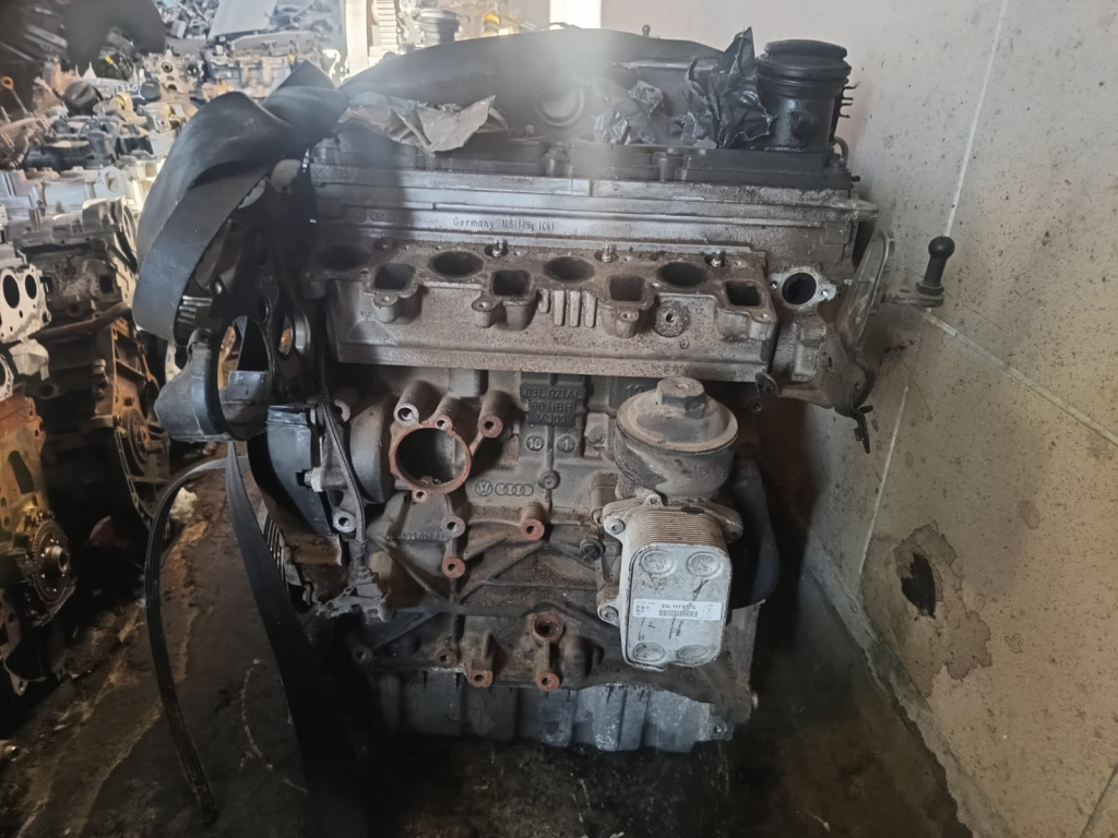 Motor complet fara anexe 1.6 TDI CAY Audi A1 8X [2010 - 2014]