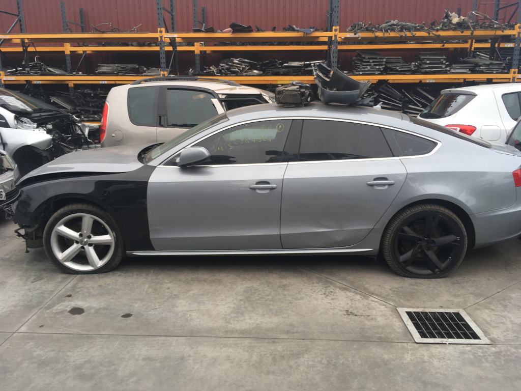 Motor complet fara anexe Audi A5 2010 berlina 2,0 tdi
