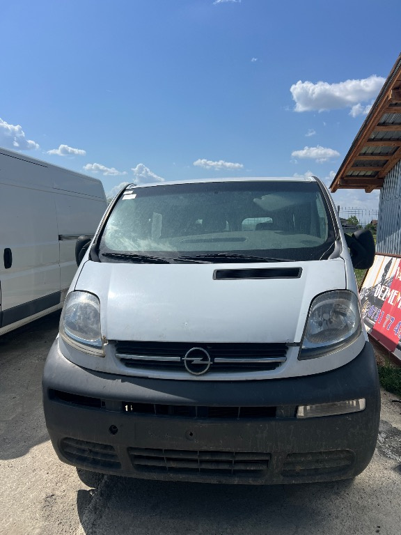 Motor complet fara anexe Opel Vivaro 200