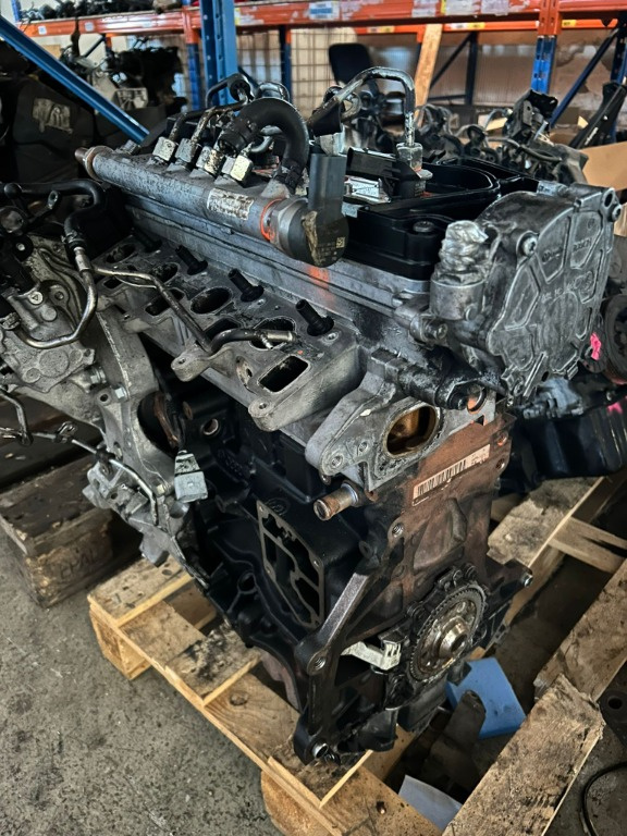Motor fara accesorii VW Golf 6 2.0 TDi 136 cai cod motor : CBAA **OFERIM MONTAJ CONTRA COST**
