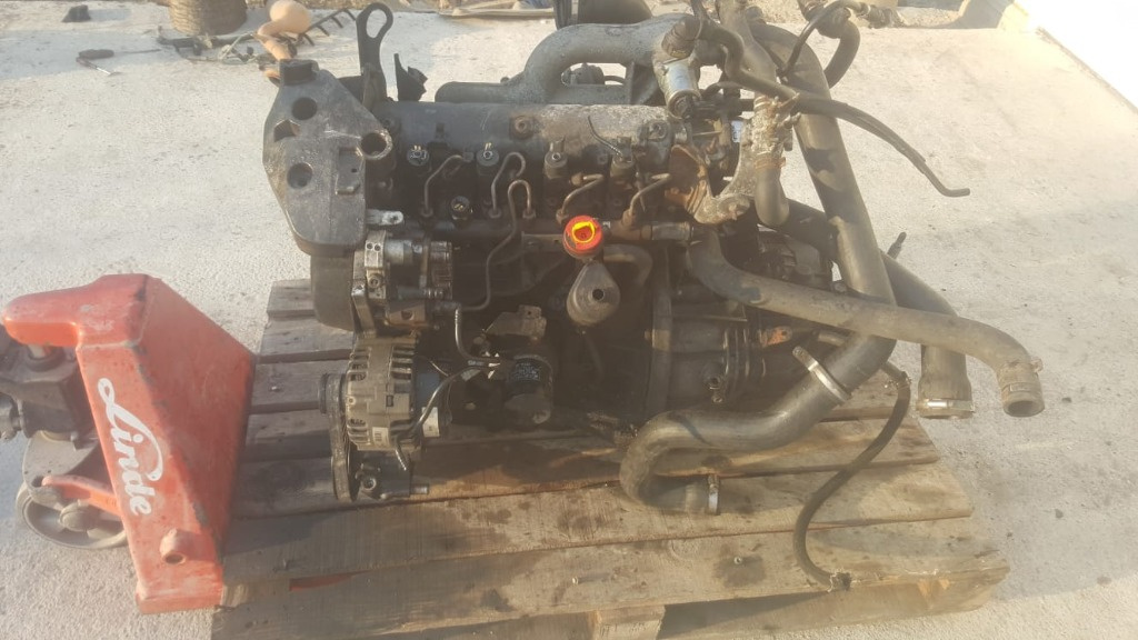 Motor fara anexe opel vivaro 2004 1,9 diesel